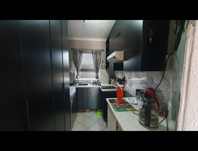 2 BEDROOM SECTIONAL TITLE FOR SALE IN SOUTH CREST